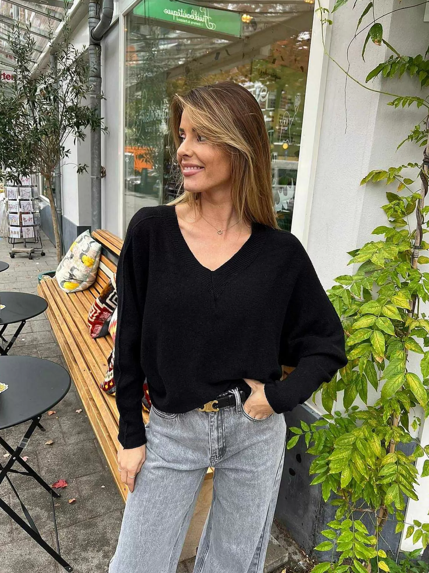LOF Boutique Truien>Basic V-Neck Sweater Black