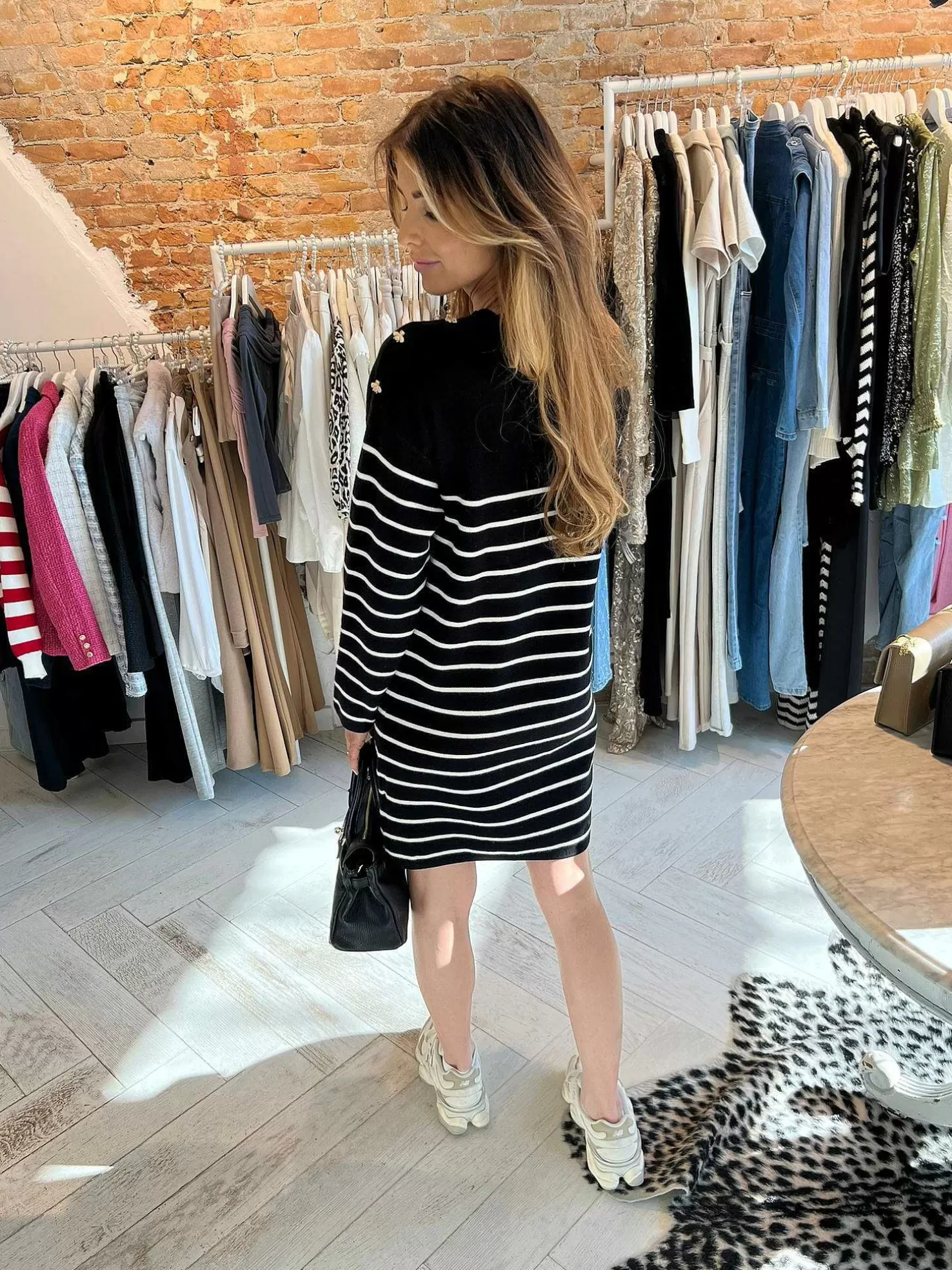 LOF Boutique Jurken>Bee Stripe Sweater Dress Black