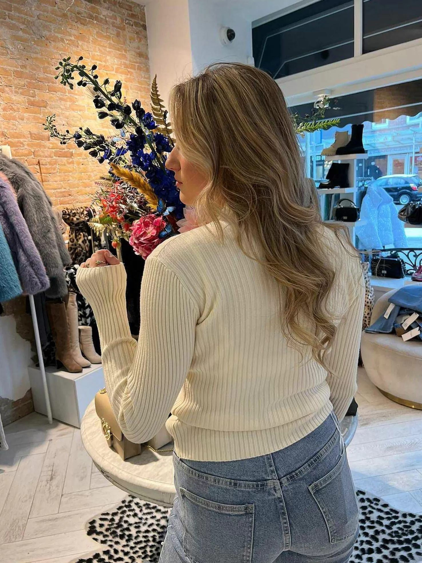 LOF Boutique Tops & Blousjes>Big Ribbed Col Top Light Beige
