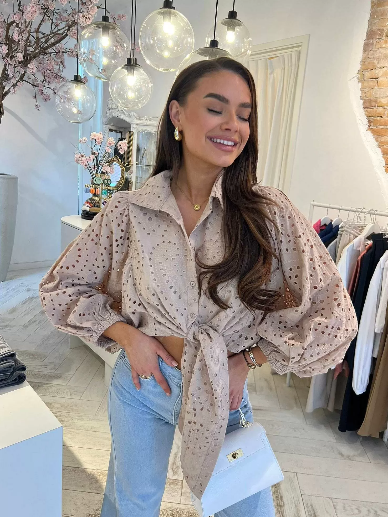 LOF Boutique Tops & Blousjes>Bodhi Cropped Broderie Blouse Beige