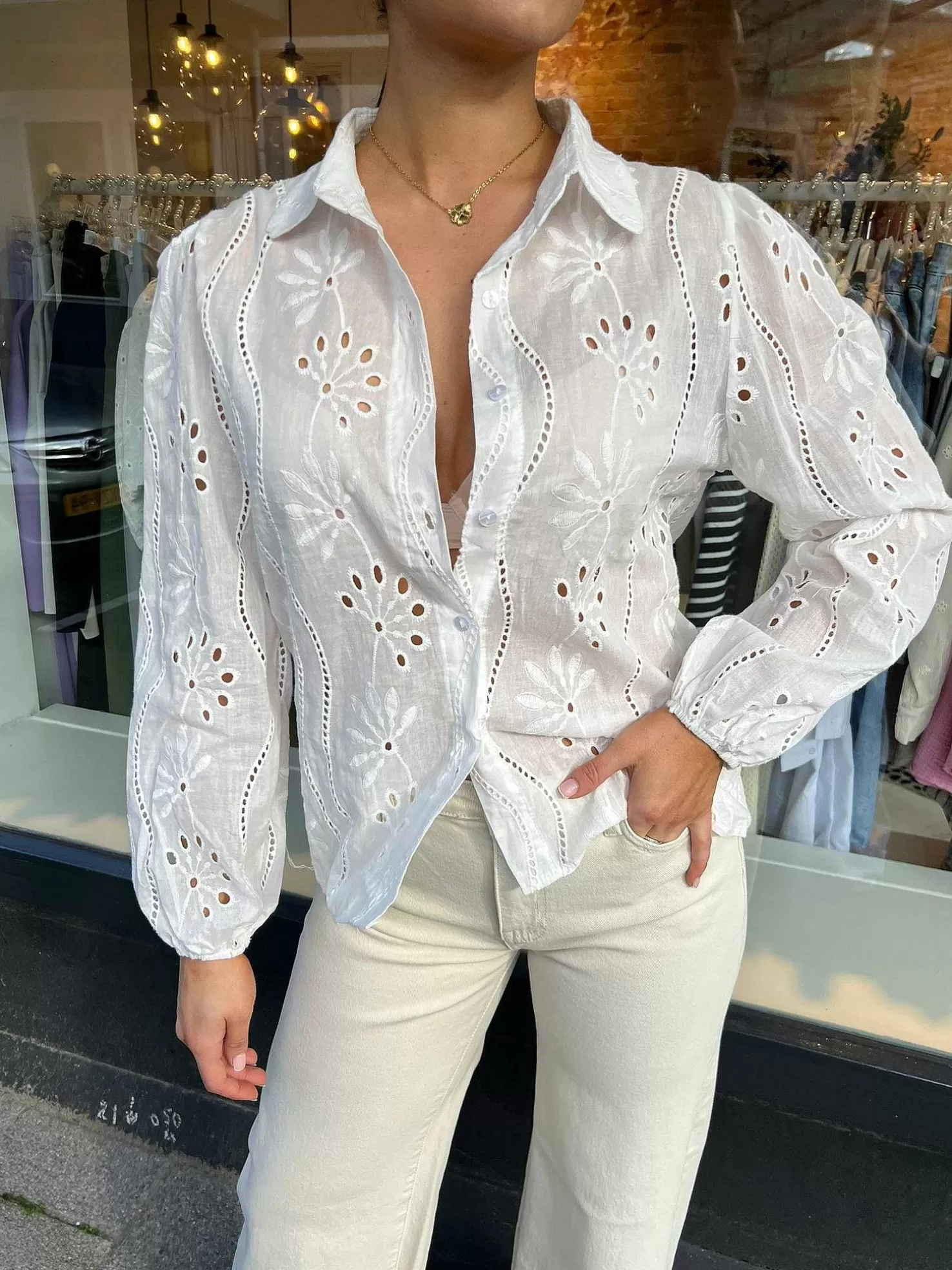 LOF Boutique Tops & Blousjes>Dionne Broderie Blouse