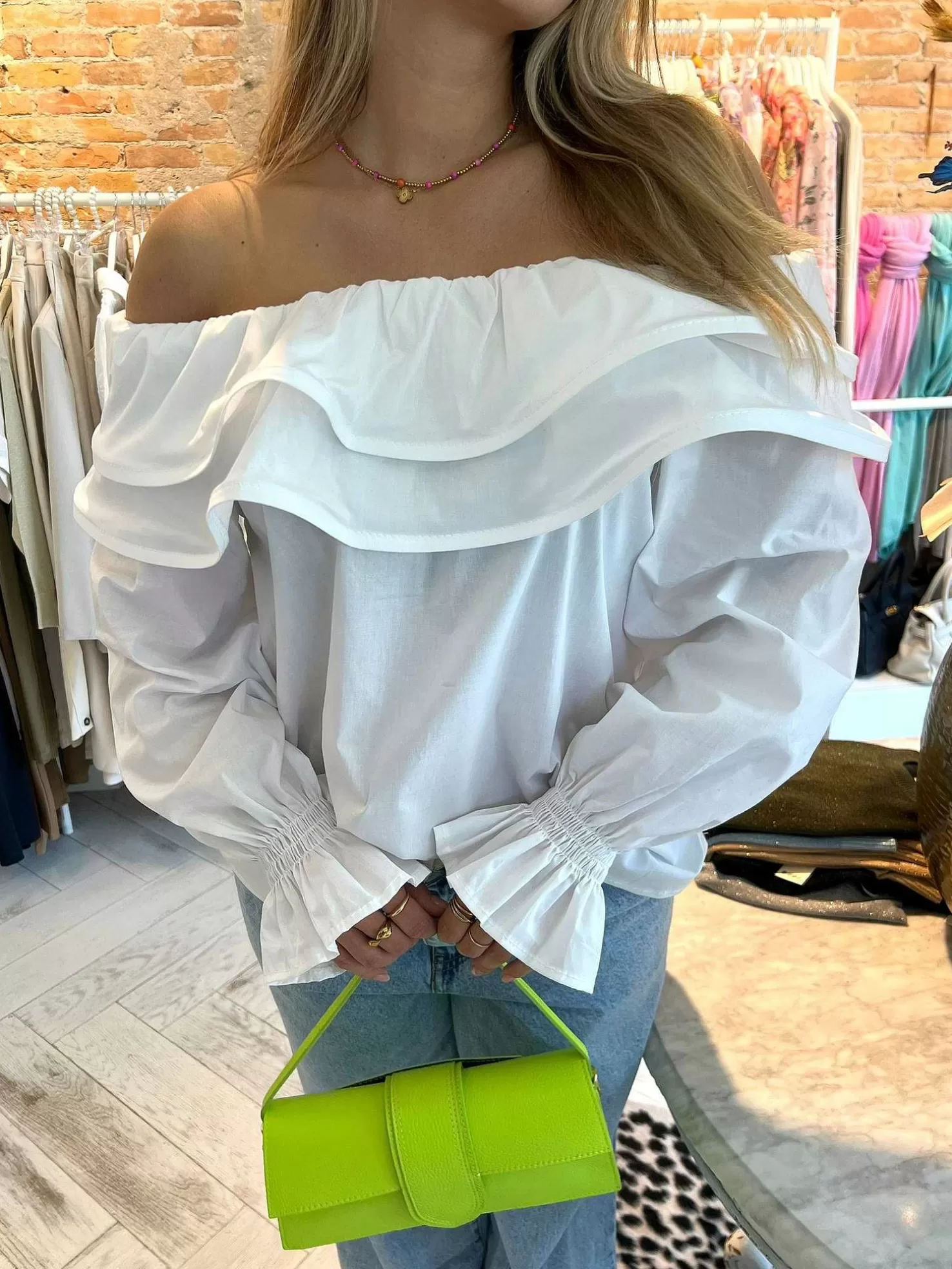 LOF Boutique Tops & Blousjes>Elena Off Shoulder Ruffle Blouse White