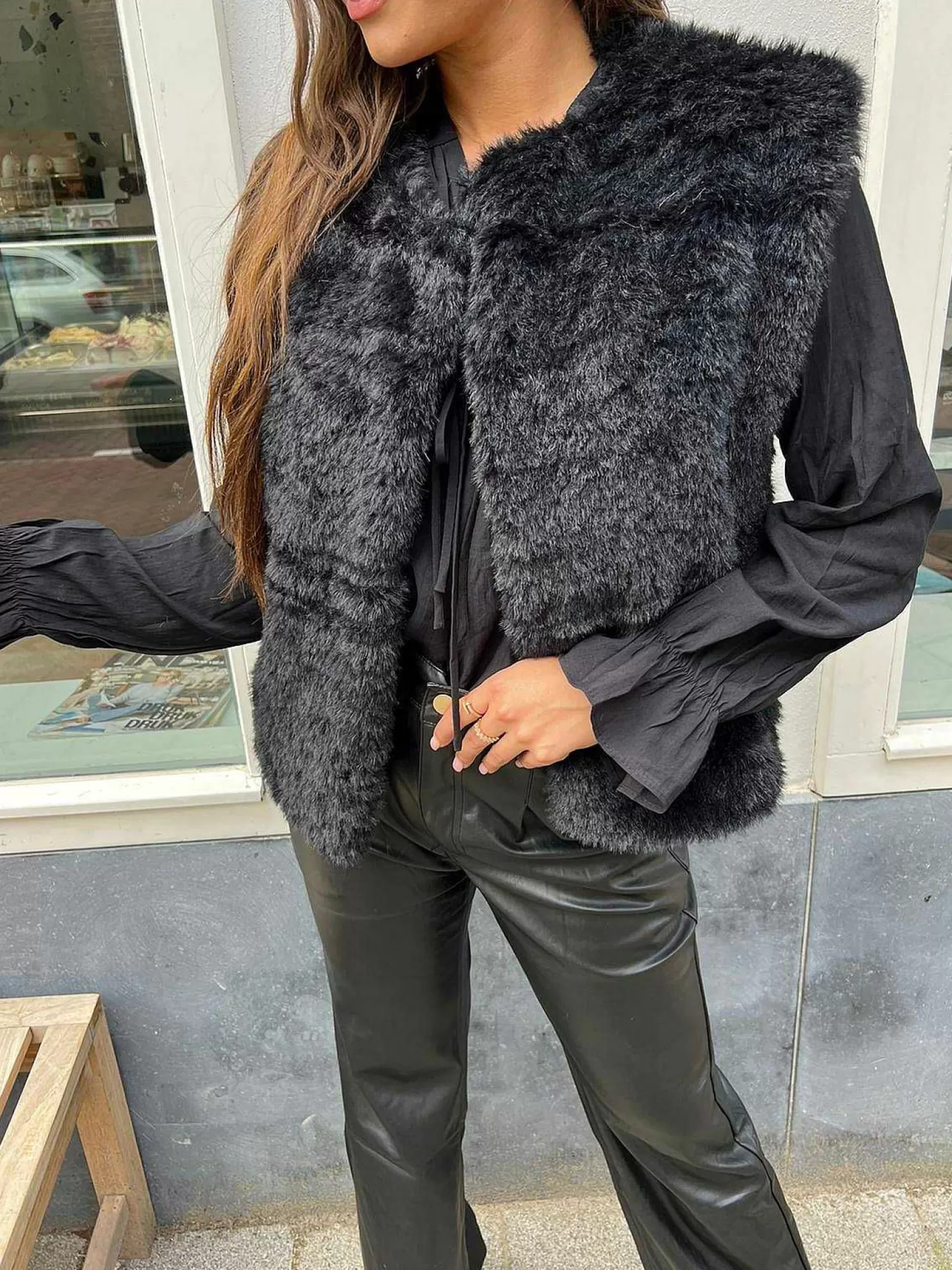 LOF Boutique Gilets>Evi Faux Fur Gilet Black