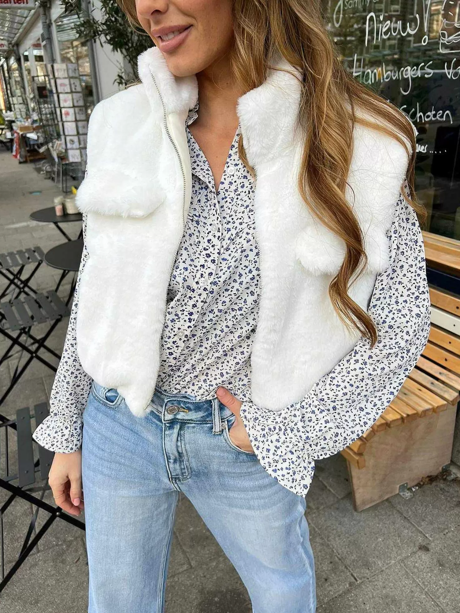 LOF Boutique Gilets>Faux Fur Gilet Off White