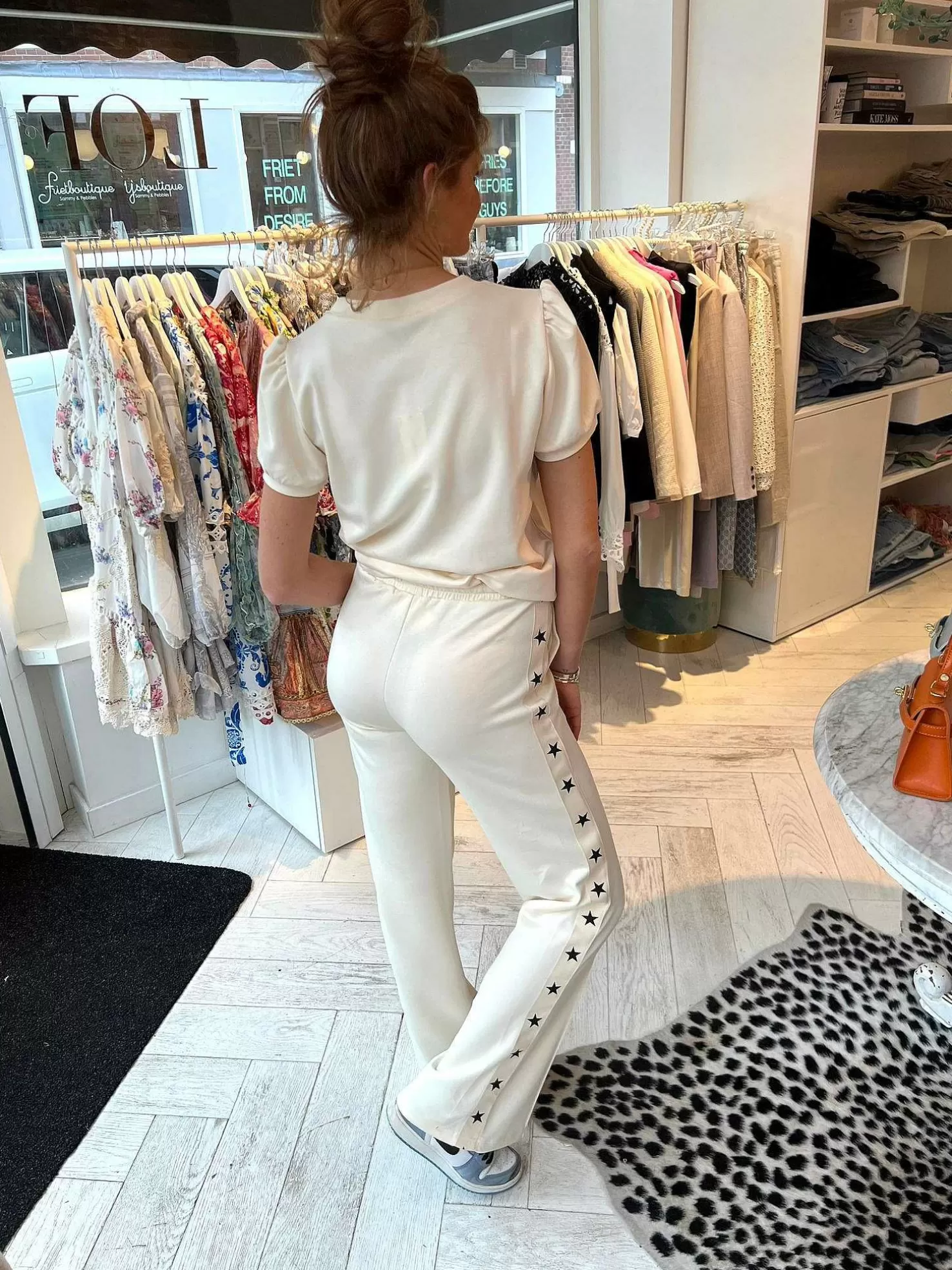 LOF Boutique Tops & Blousjes>Ginny Star Jogging Top Beige