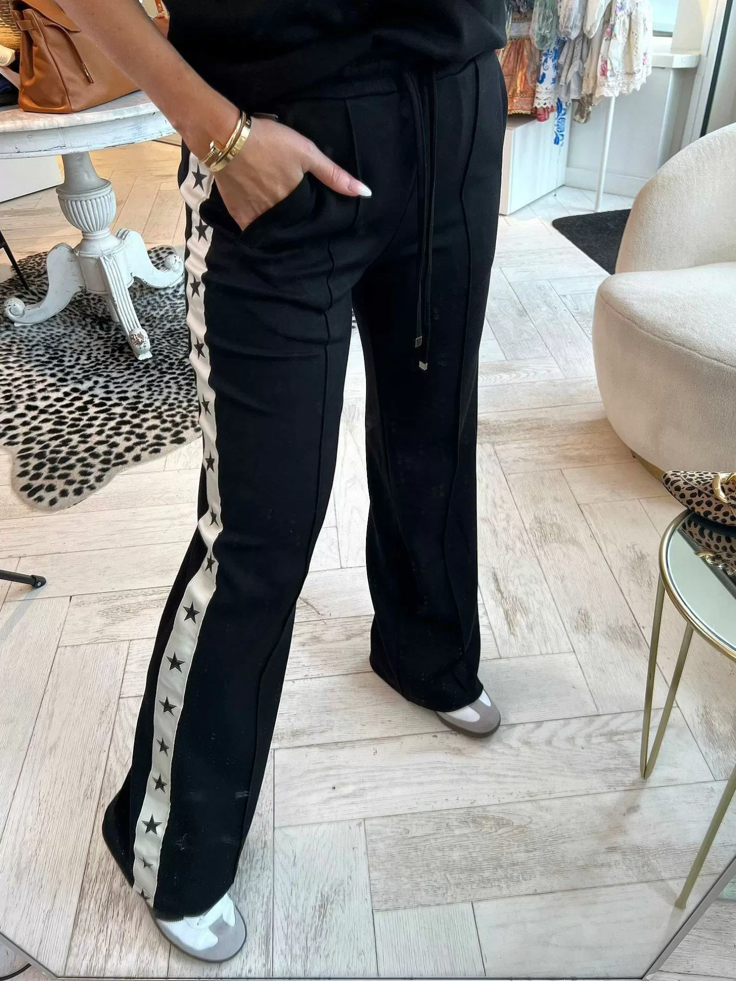 LOF Boutique Tops & Blousjes>Ginny Star Jogging Top Black
