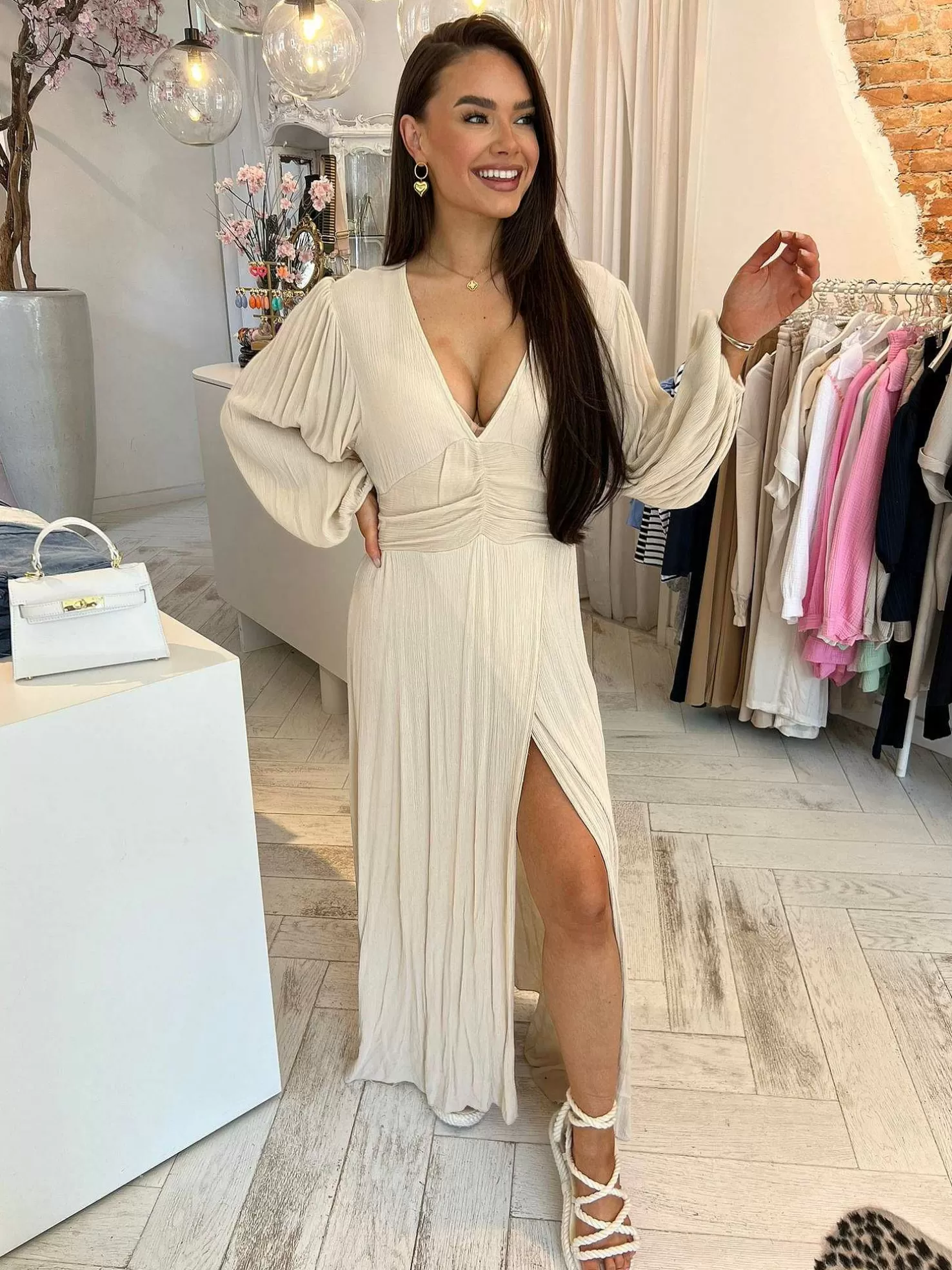 LOF Boutique Jurken>Indi Maxi Dress Beige