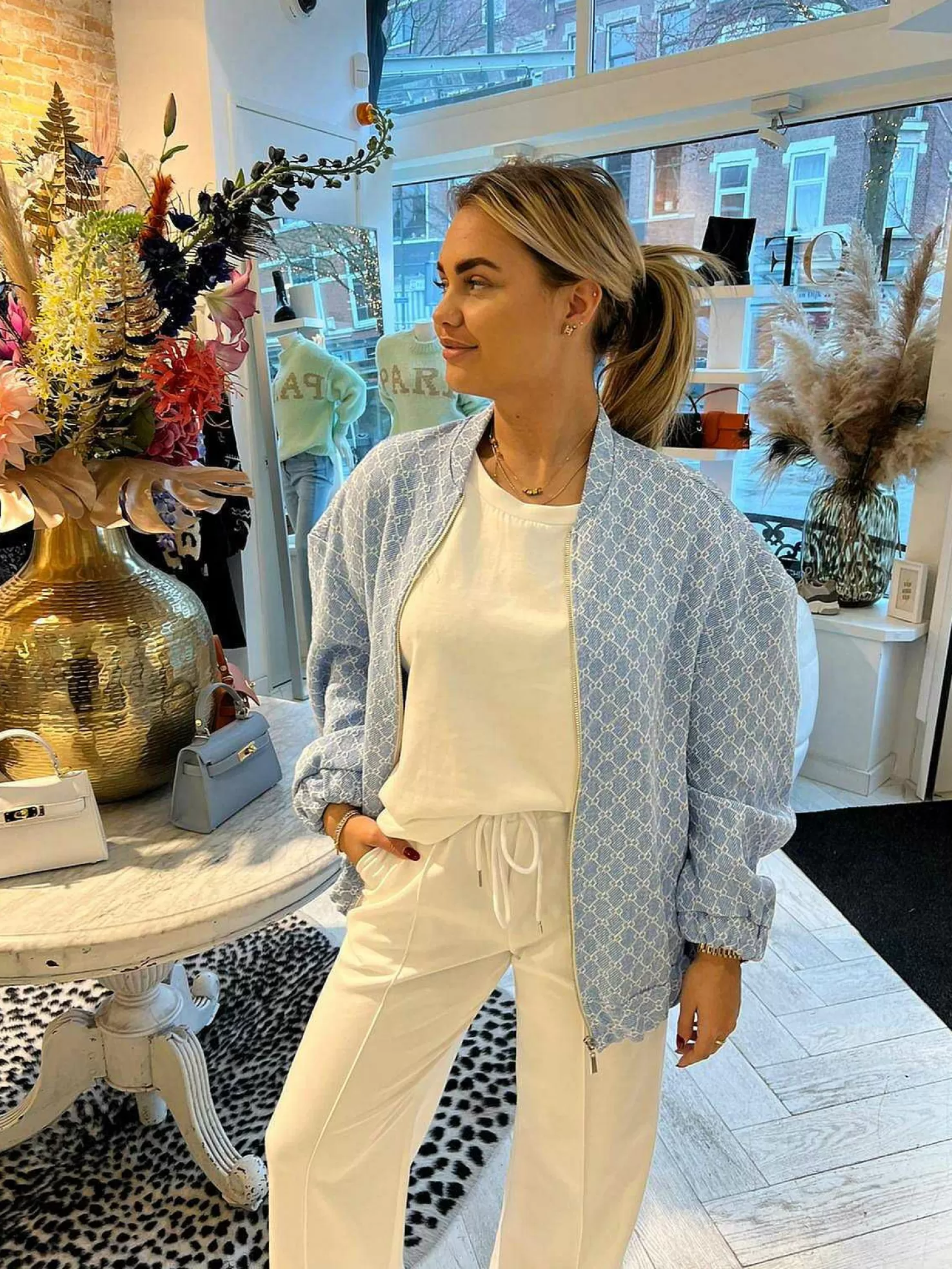 LOF Boutique Jassen>Inspired Bomber Jacket Light Blue