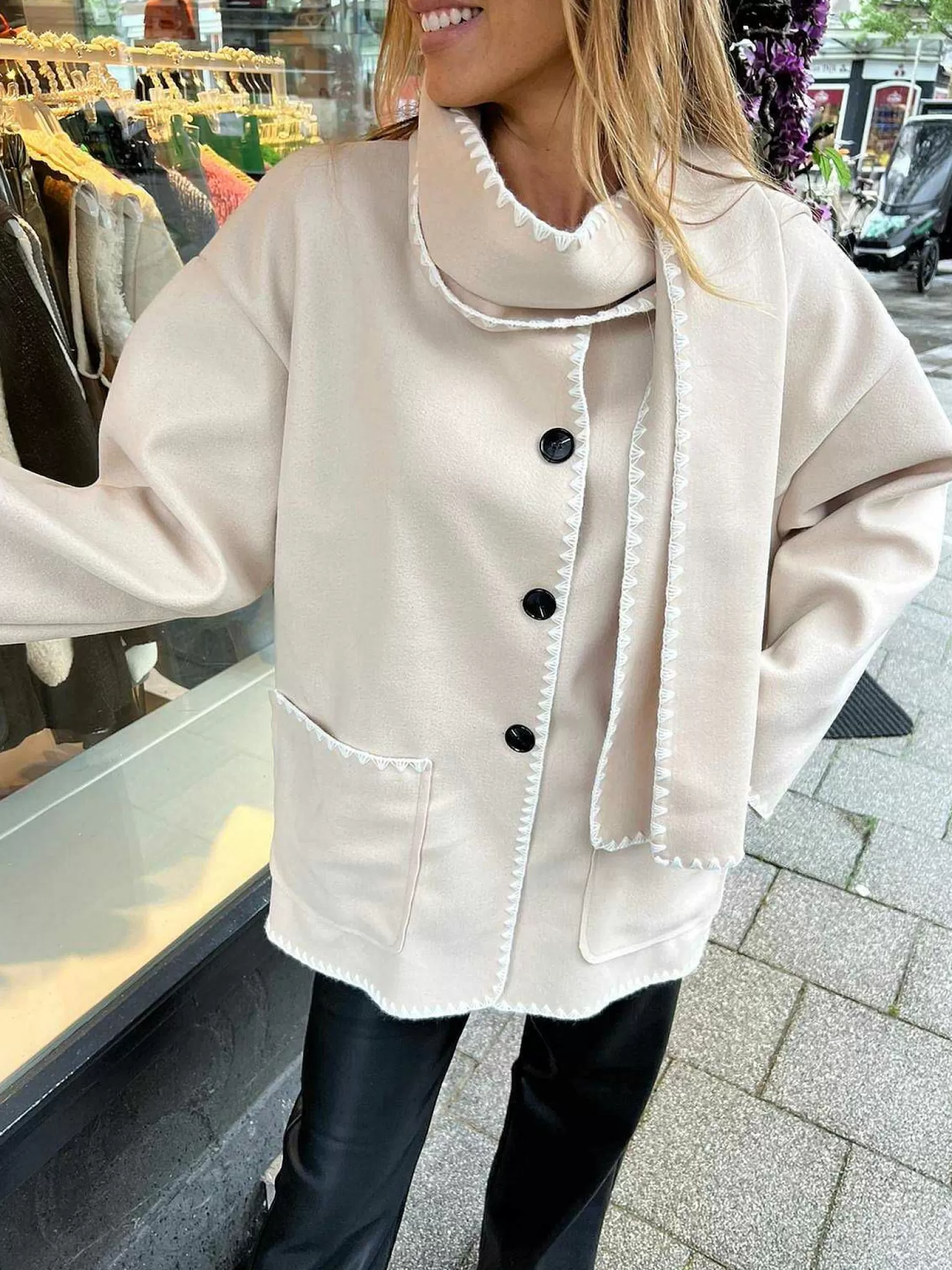 LOF Boutique Jassen>Inspired Scarf Coat Beige & White