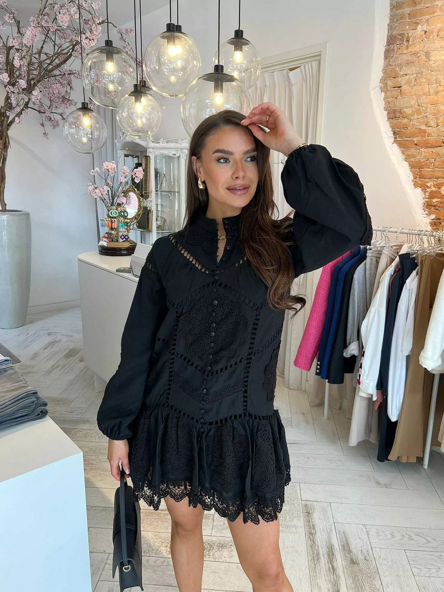 LOF Boutique Jurken>Jade Broderie Dress Black