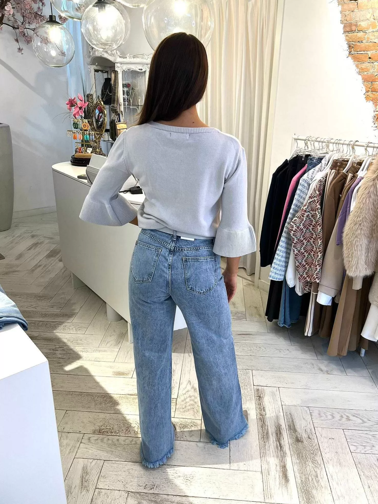 LOF Boutique Truien>Jamie Short Flared Sleeve Light Grey