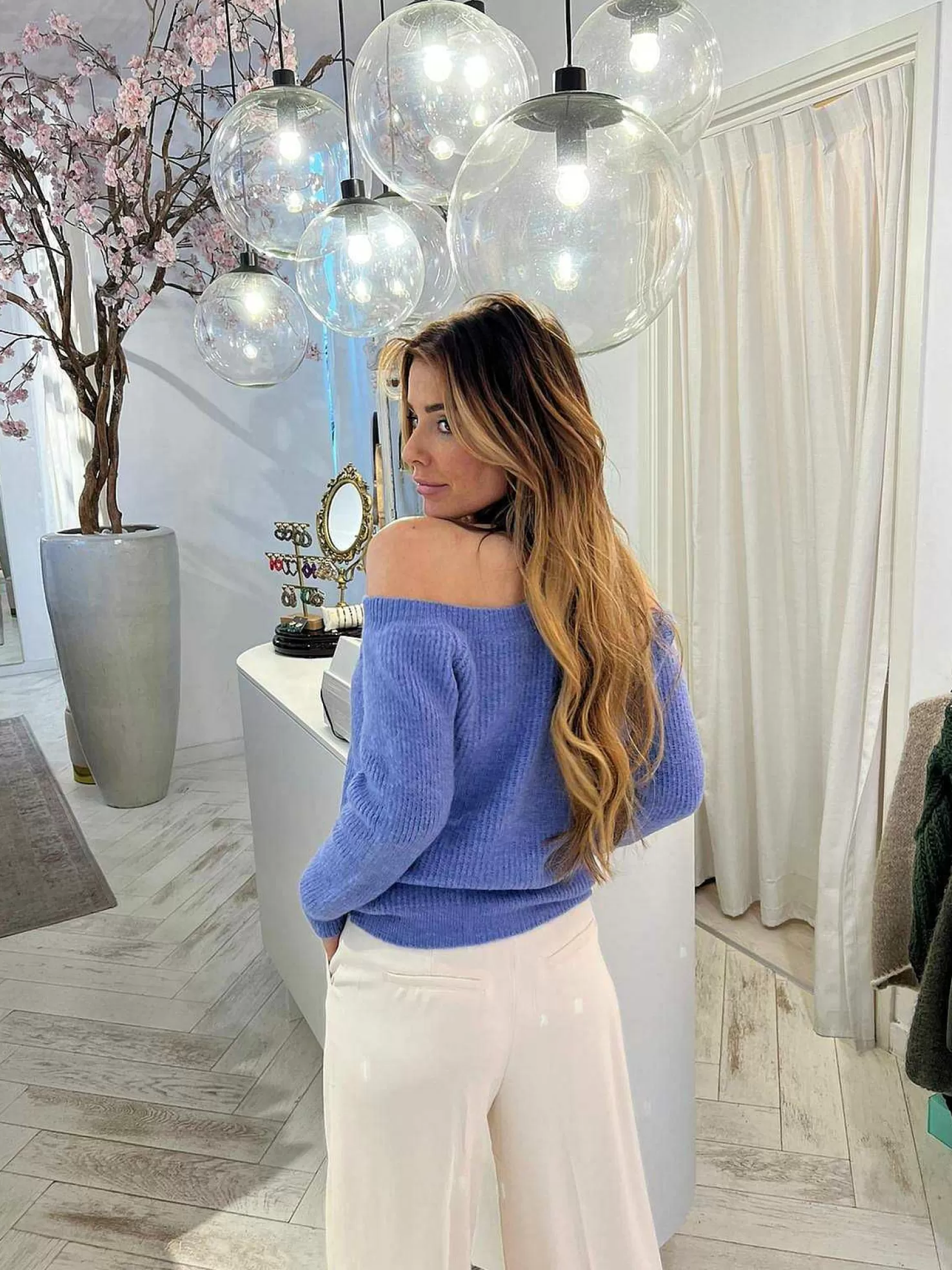 LOF Boutique Truien>Jenna Cut Out Sweater Lavendel