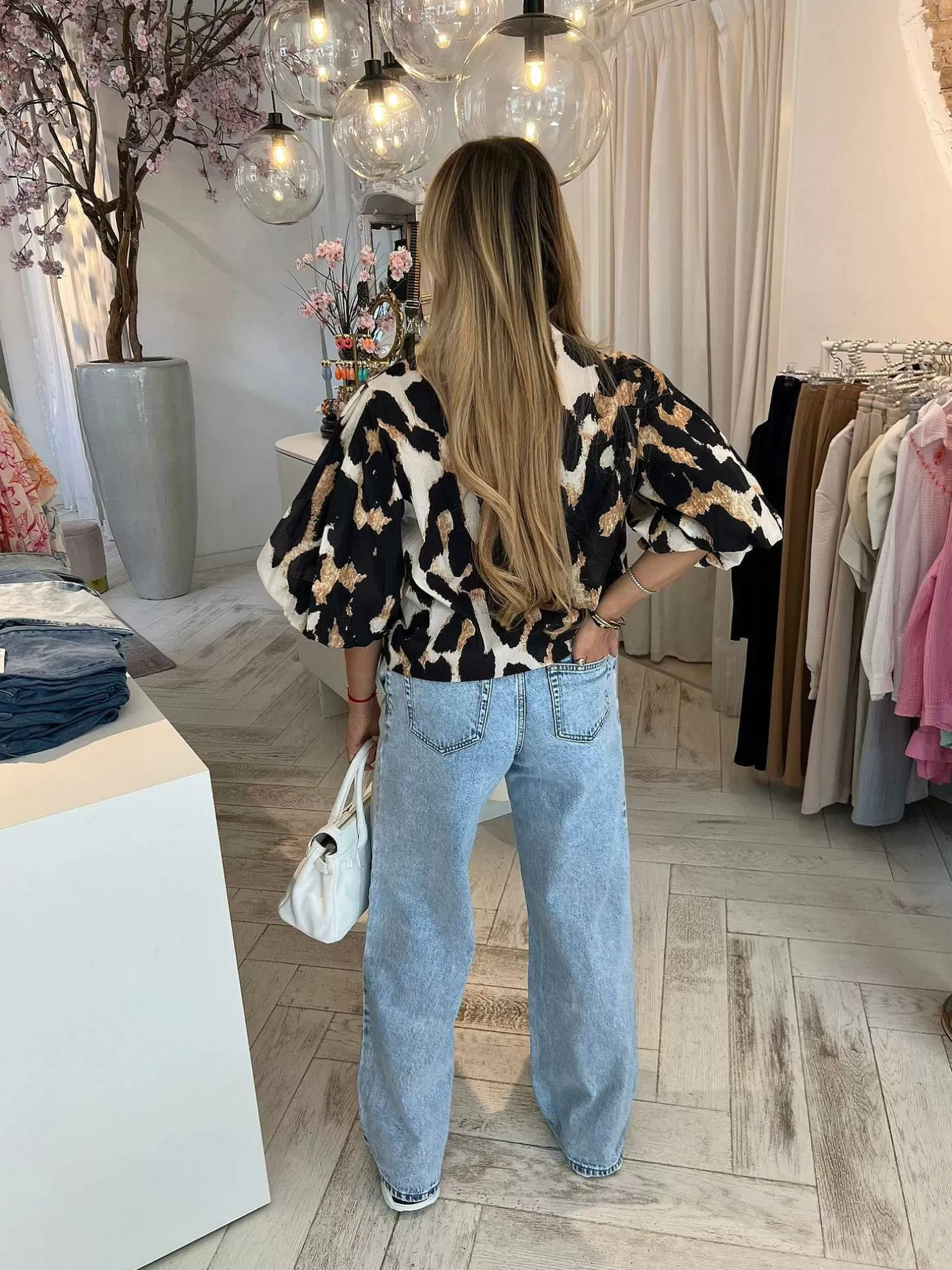 LOF Boutique Tops & Blousjes>Jolie Leo Short Sleeve Blouse