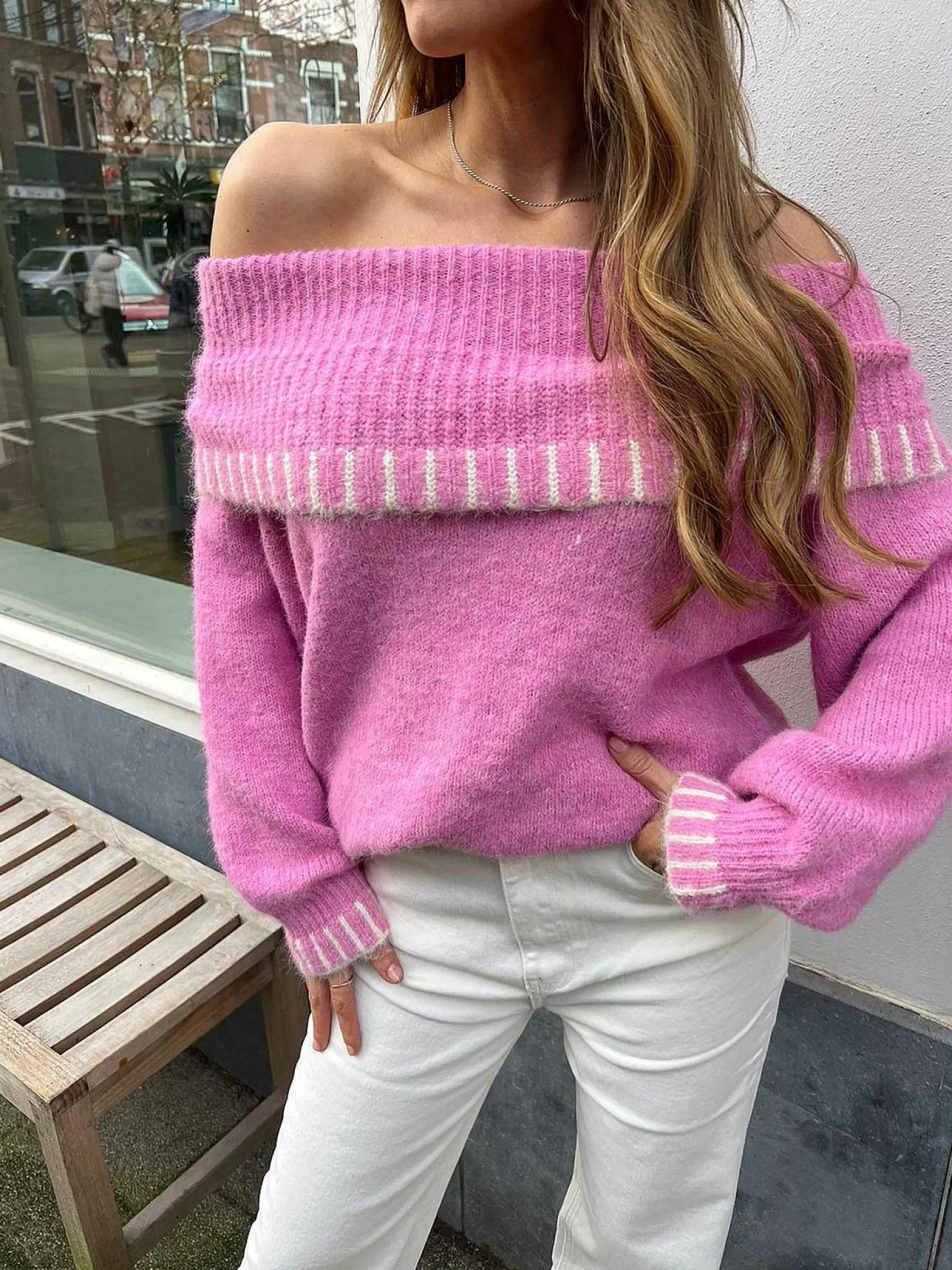 LOF Boutique Truien>Julia Off Shoulder Sweater Pink