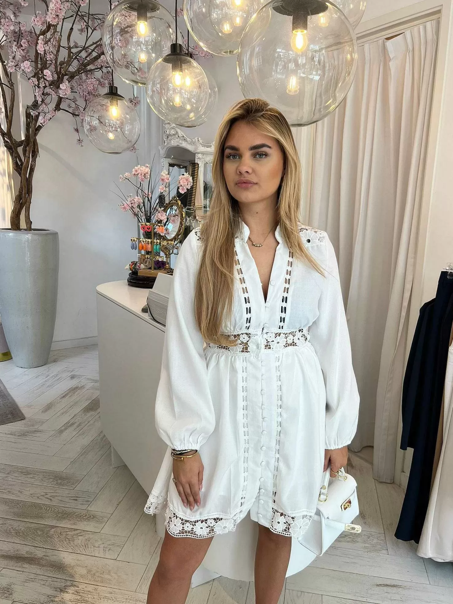 LOF Boutique Jurken>June Broderie Dress White