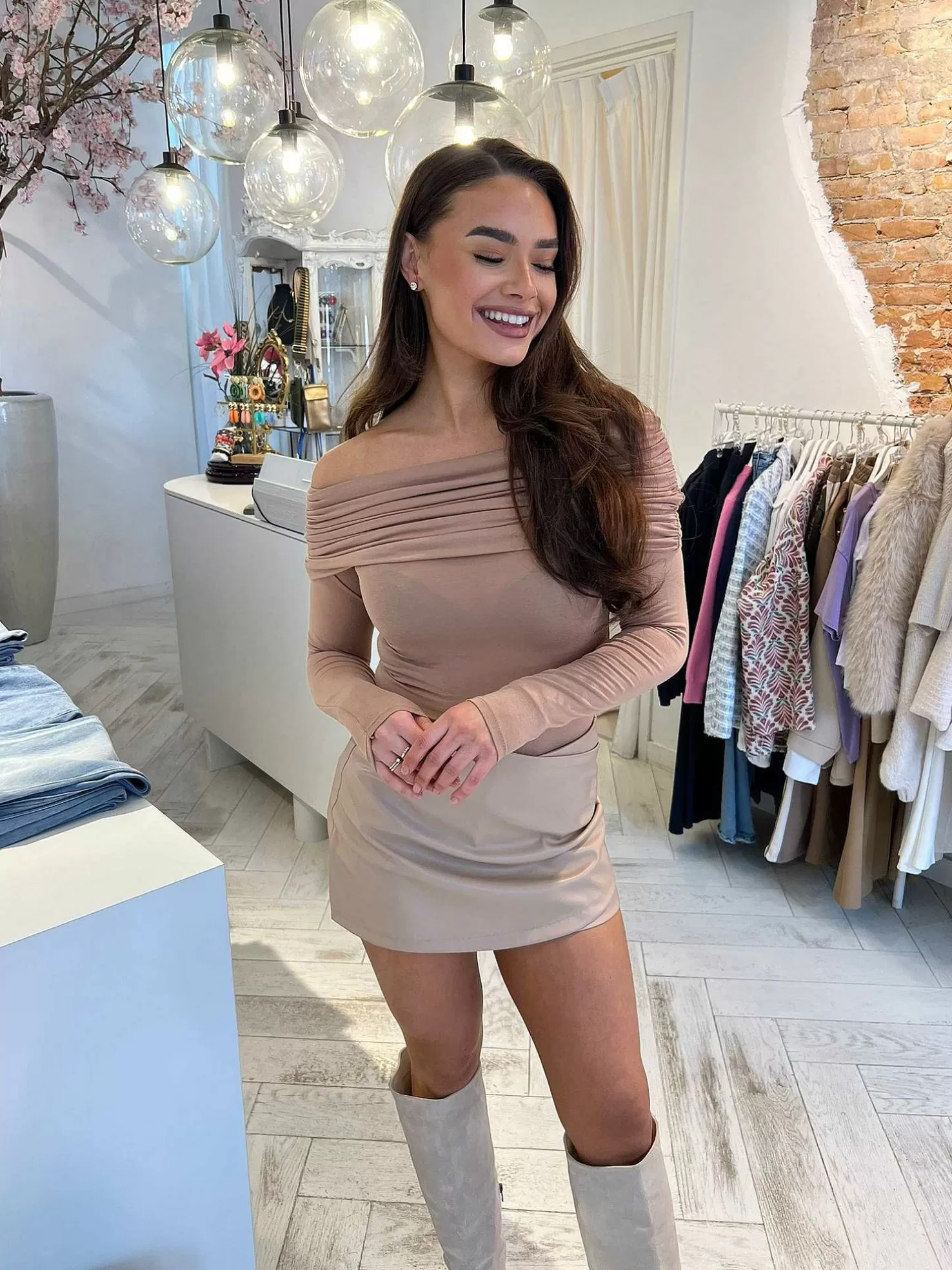 LOF Boutique Tops & Blousjes>Lana Off Shoulder Top Camel