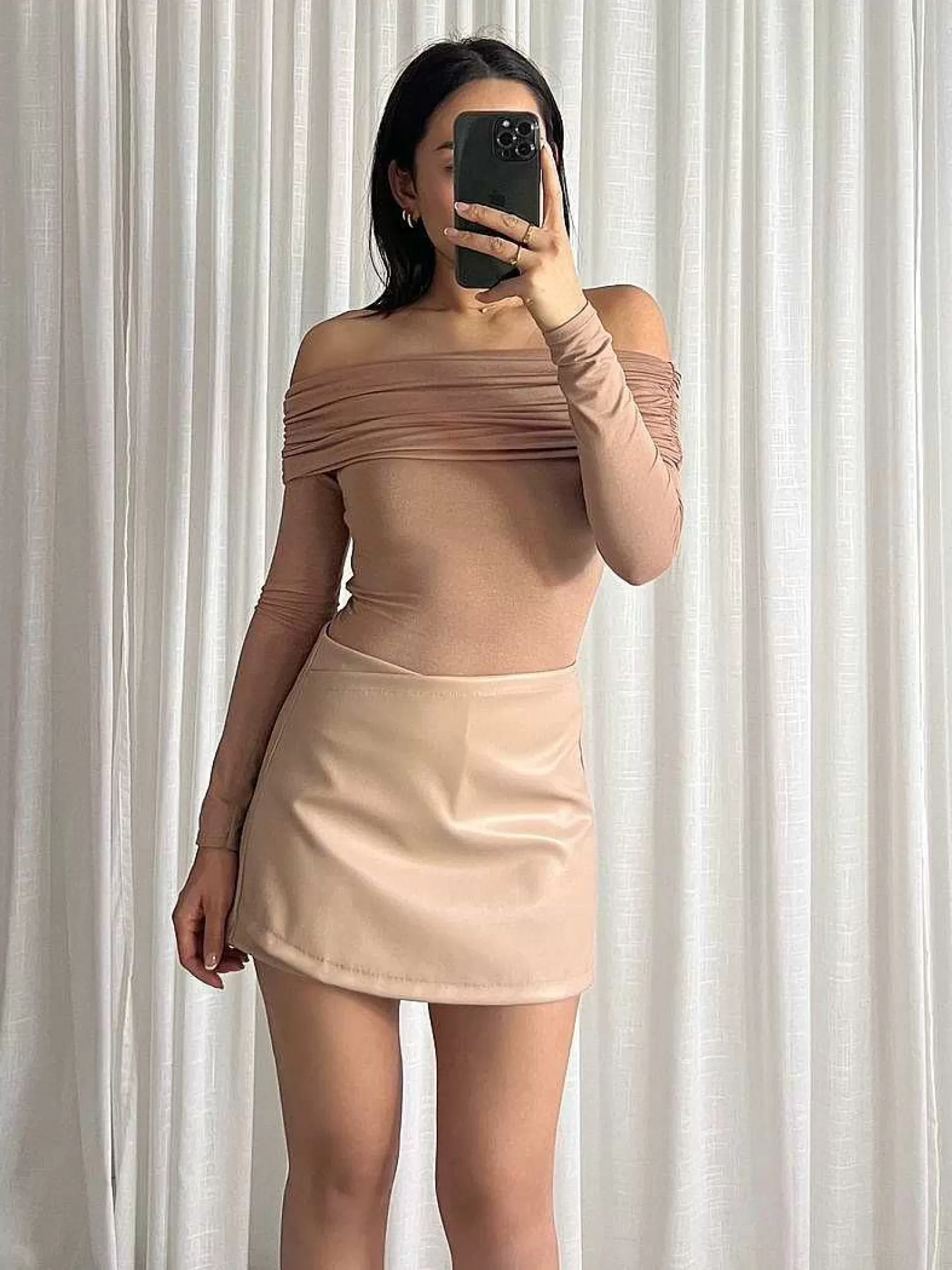 LOF Boutique Tops & Blousjes>Lana Off Shoulder Top Camel