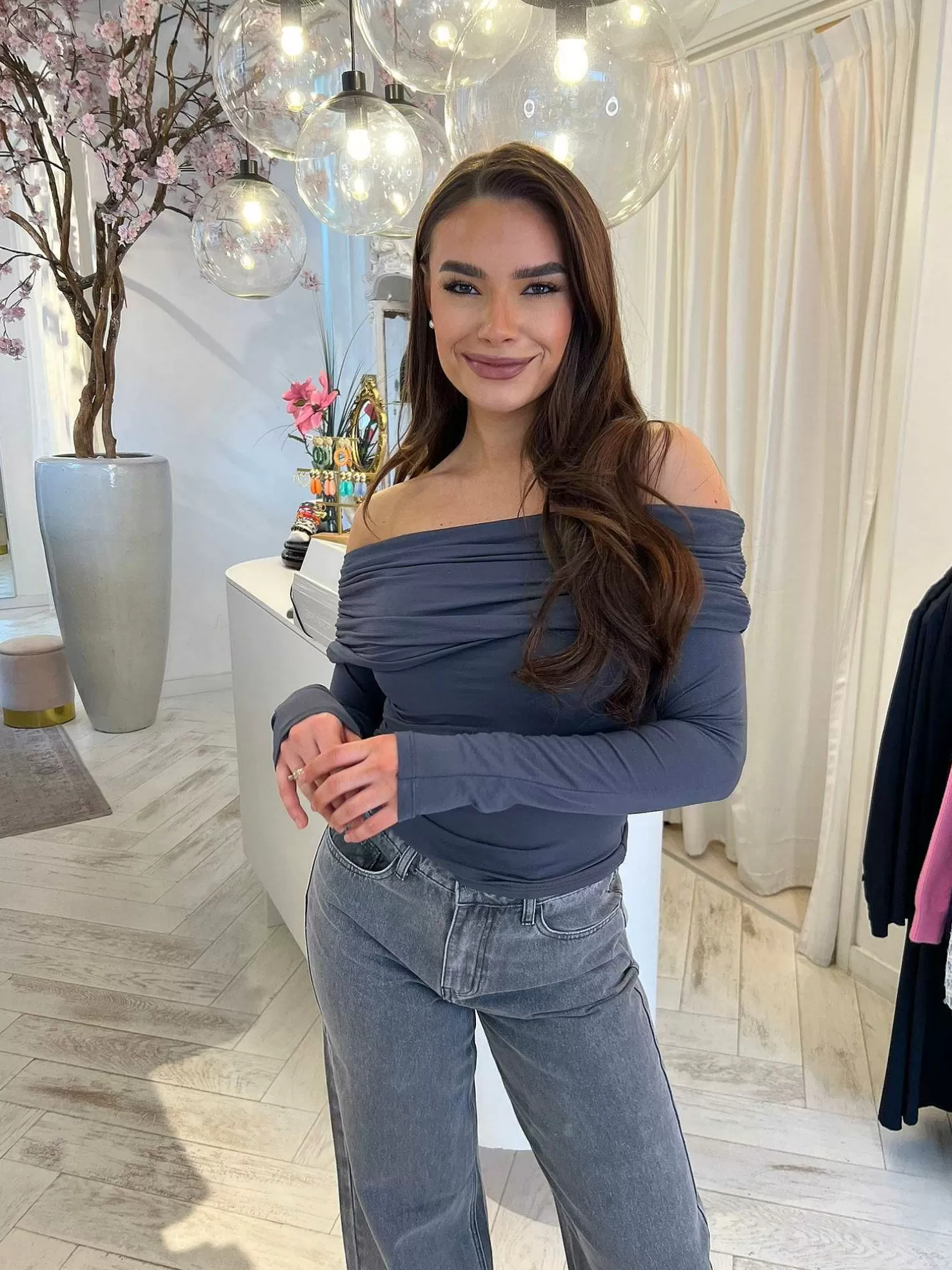LOF Boutique Tops & Blousjes>Lana Off Shoulder Top Grey