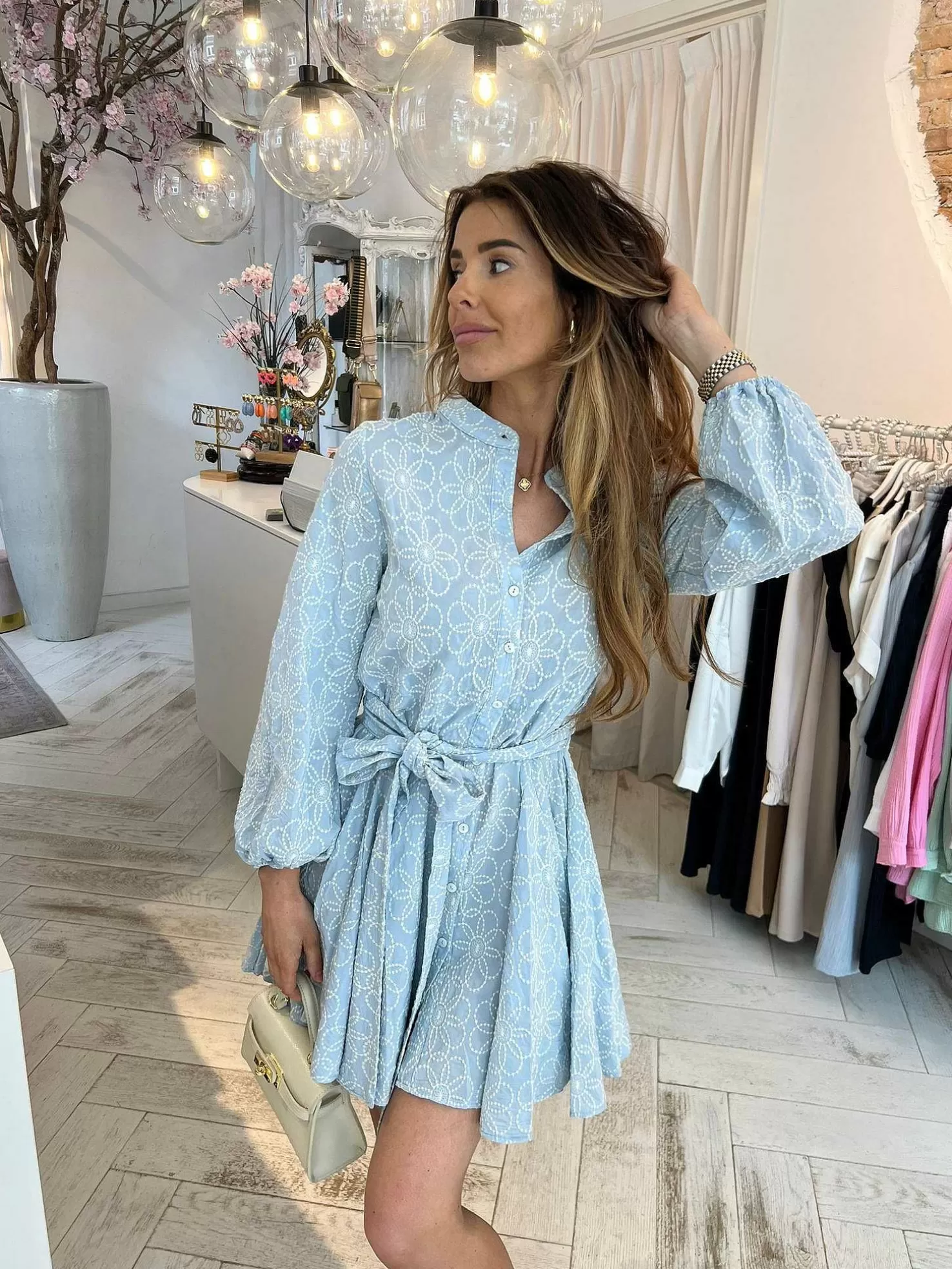 LOF Boutique Jurken>Lizzy Flower Broderie Dress Baby Blue