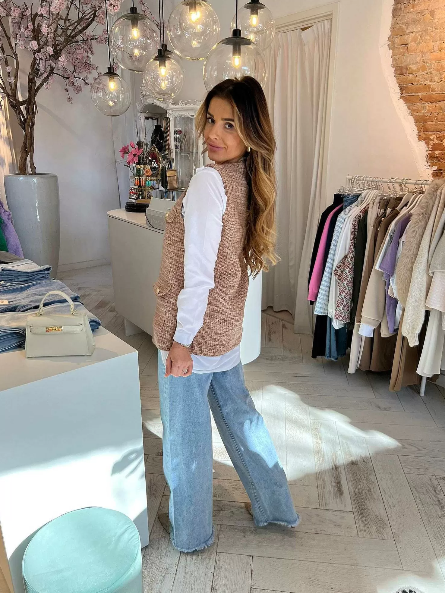 LOF Boutique Gilets>Lurex Tweed Gilet Camel