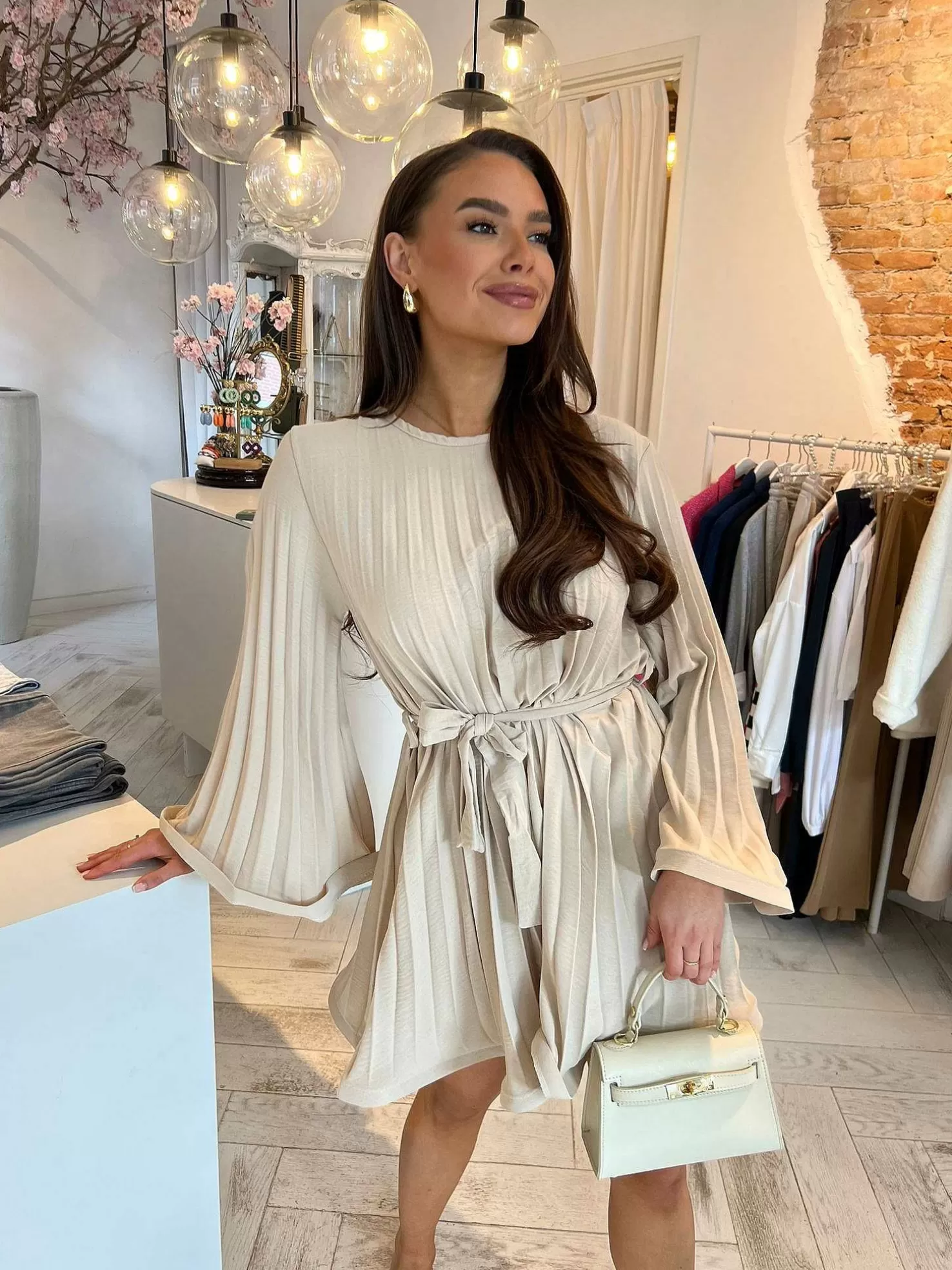 LOF Boutique Jurken>Mila Plisse Dress Beige
