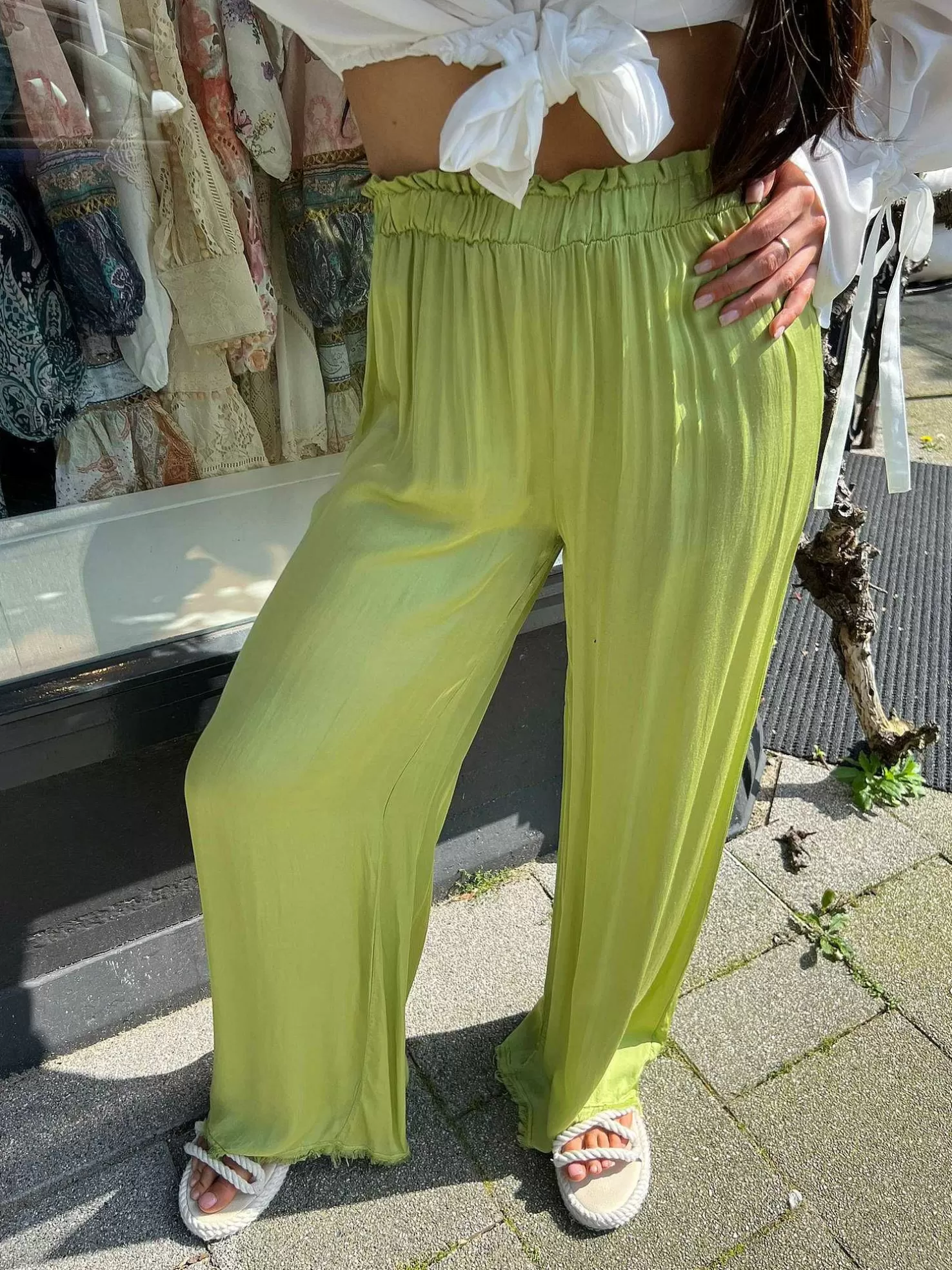 LOF Boutique Broeken>Nala Silky Ruffle Pants Lime