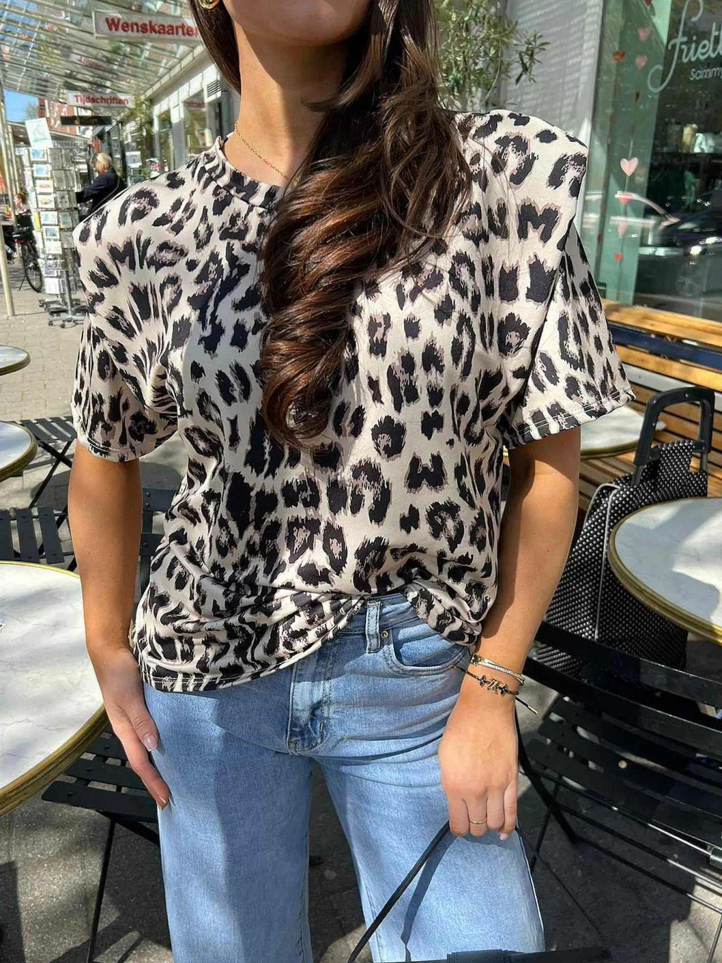 LOF Boutique Tops & Blousjes>Nona Basic Cap Tee Leo