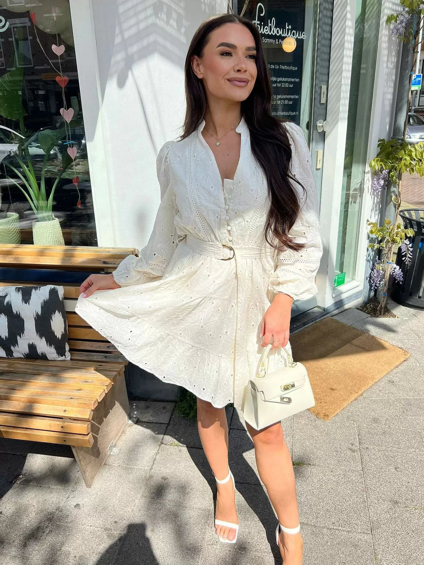 LOF Boutique Jurken>Pien Broderie Dress Beige