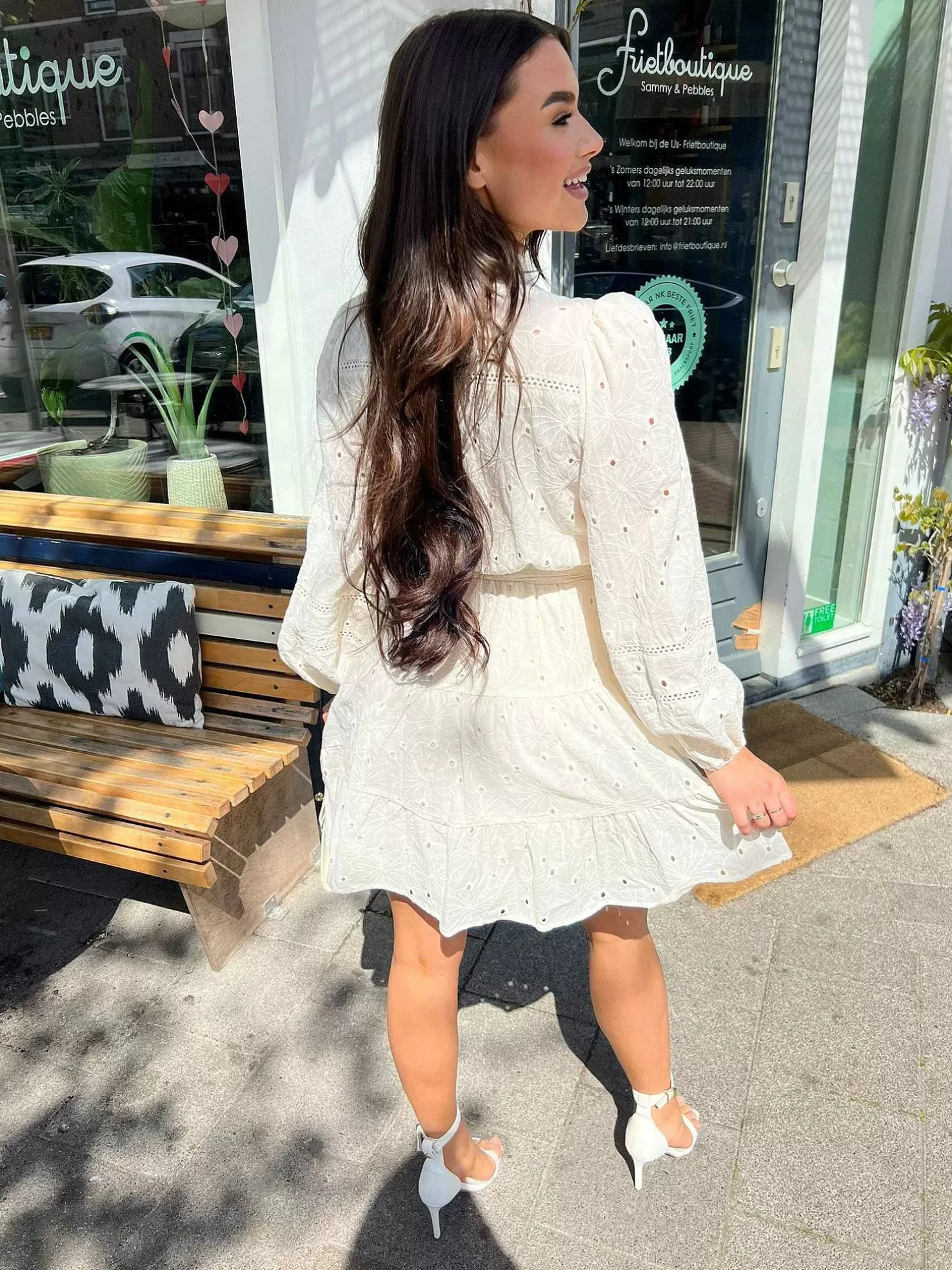 LOF Boutique Jurken>Pien Broderie Dress Beige