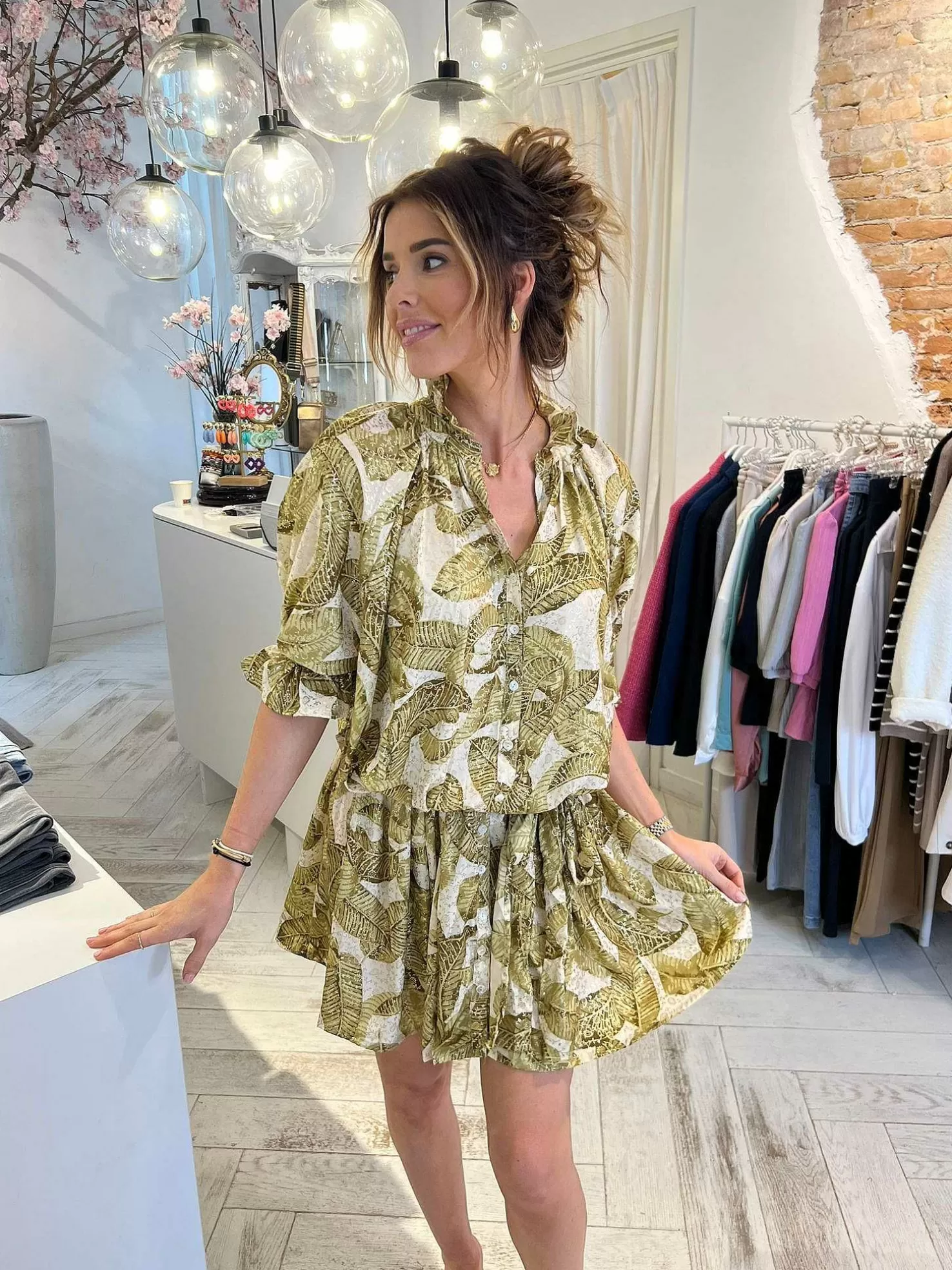 LOF Boutique Jurken>Ruby Golden Print Dress Lime