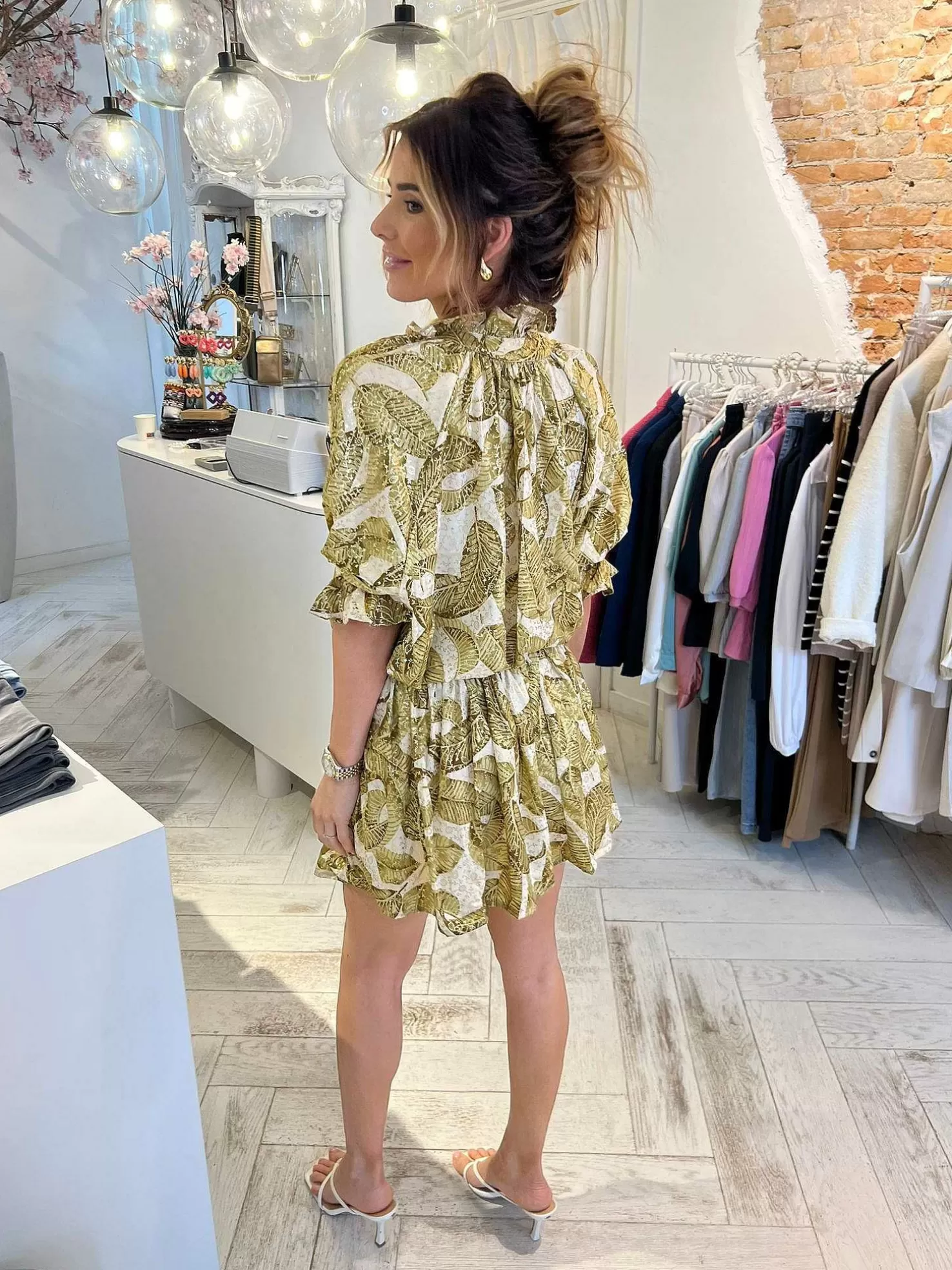 LOF Boutique Jurken>Ruby Golden Print Dress Lime