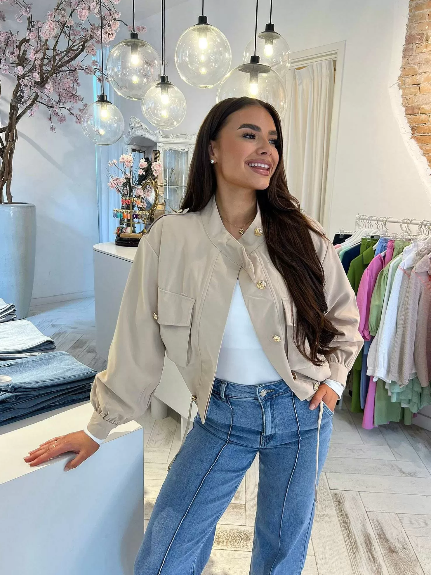 LOF Boutique Jassen>Sam Cropped Jacket Beige