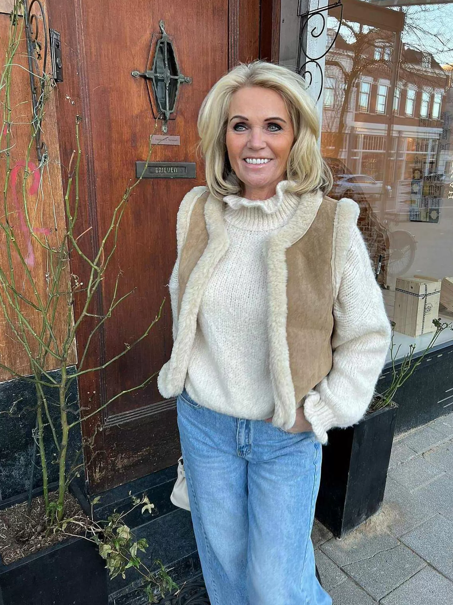 LOF Boutique Gilets>Soft Lammy Gilet Camel