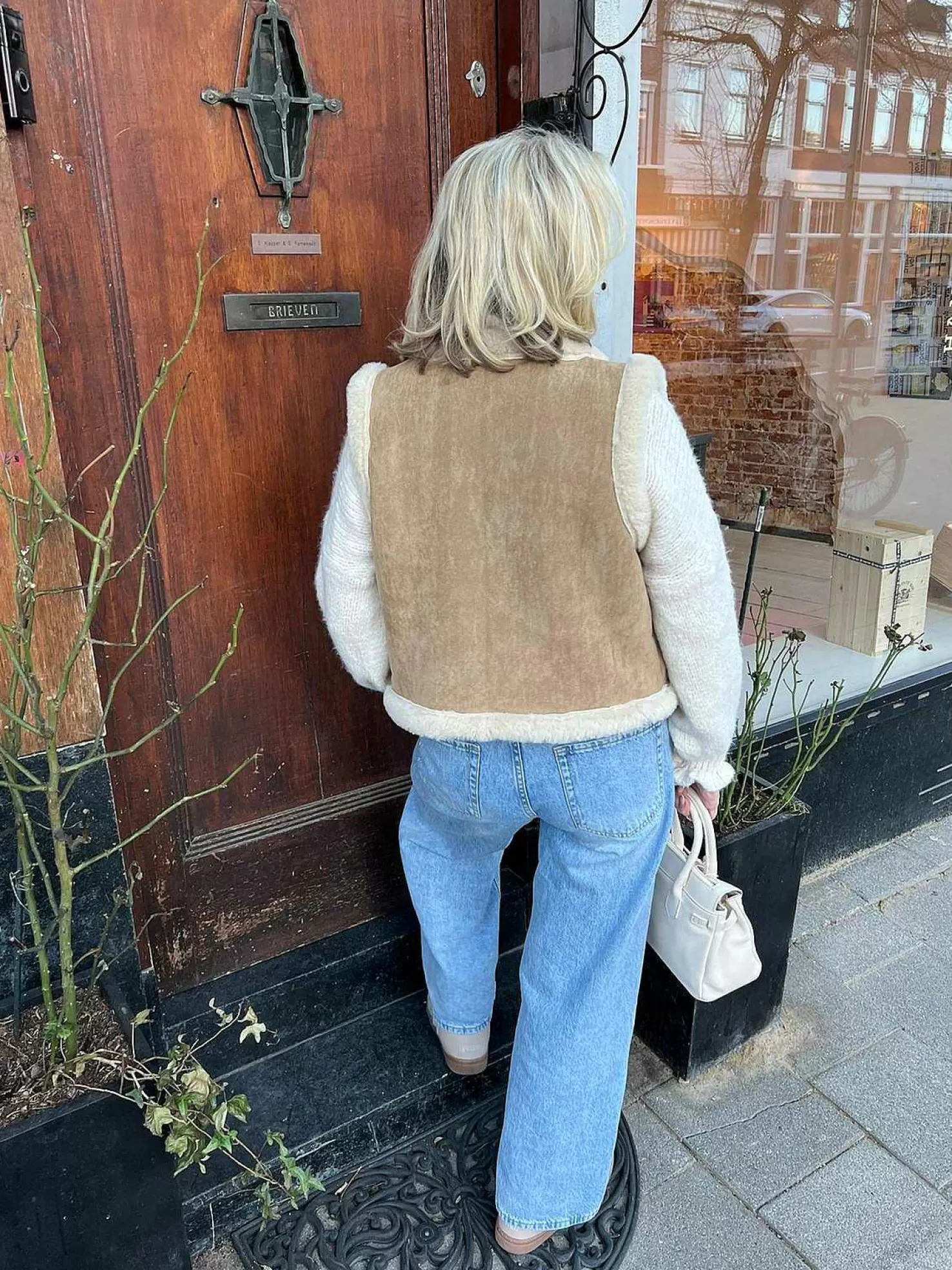 LOF Boutique Gilets>Soft Lammy Gilet Camel