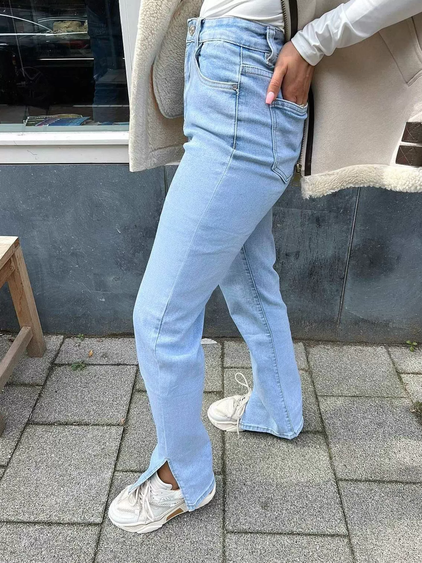 LOF Boutique Broeken>Straight Fit Light Denim Split Jeans