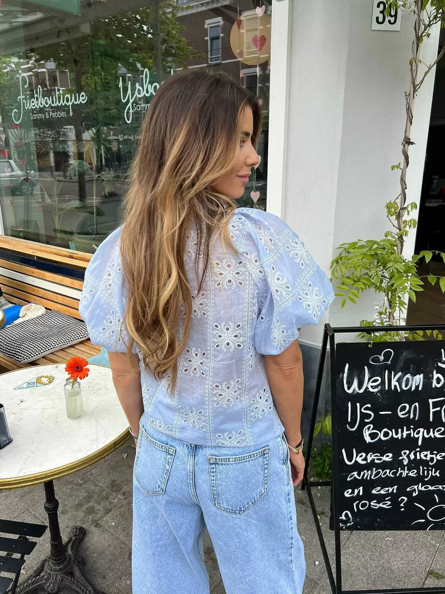 LOF Boutique Tops & Blousjes>Veerle Short Sleeve Broderie Blouse Blue